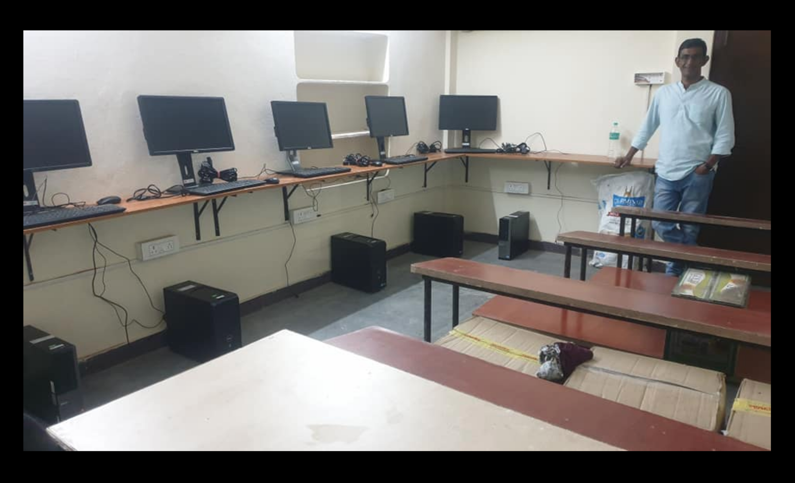 Free computer classes helping needy students learn digital skills