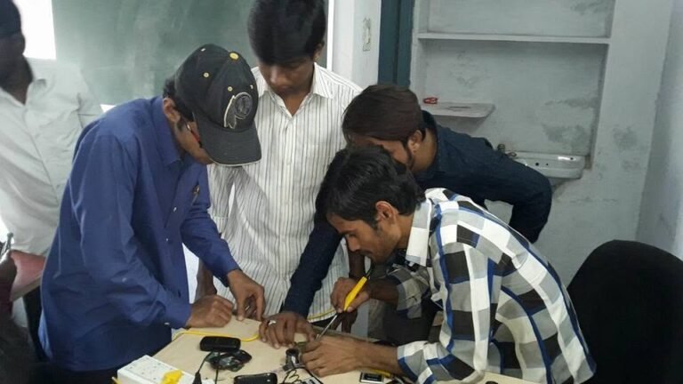 Mobile Repair Workshops — Pic 2