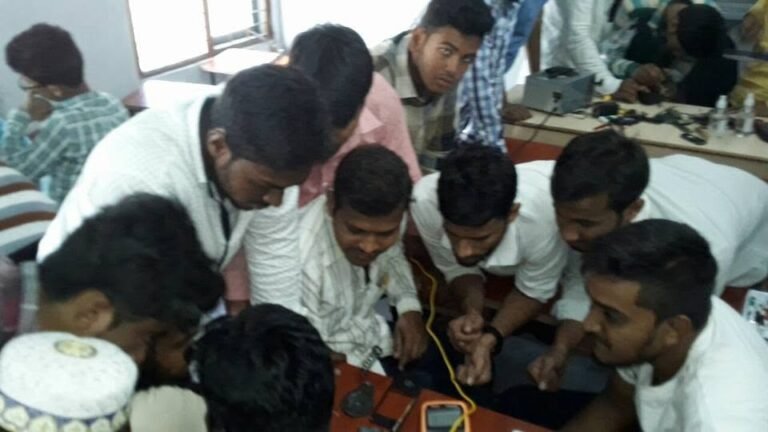 Mobile Repair Workshops — Pic 4